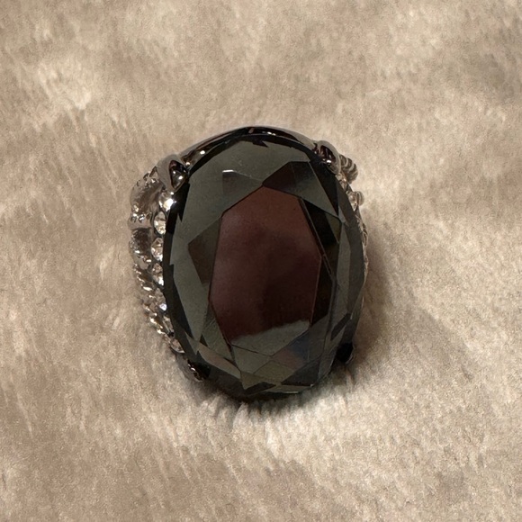 Lia Sophia Lunette Ring Size 8 - Picture 2 of 5